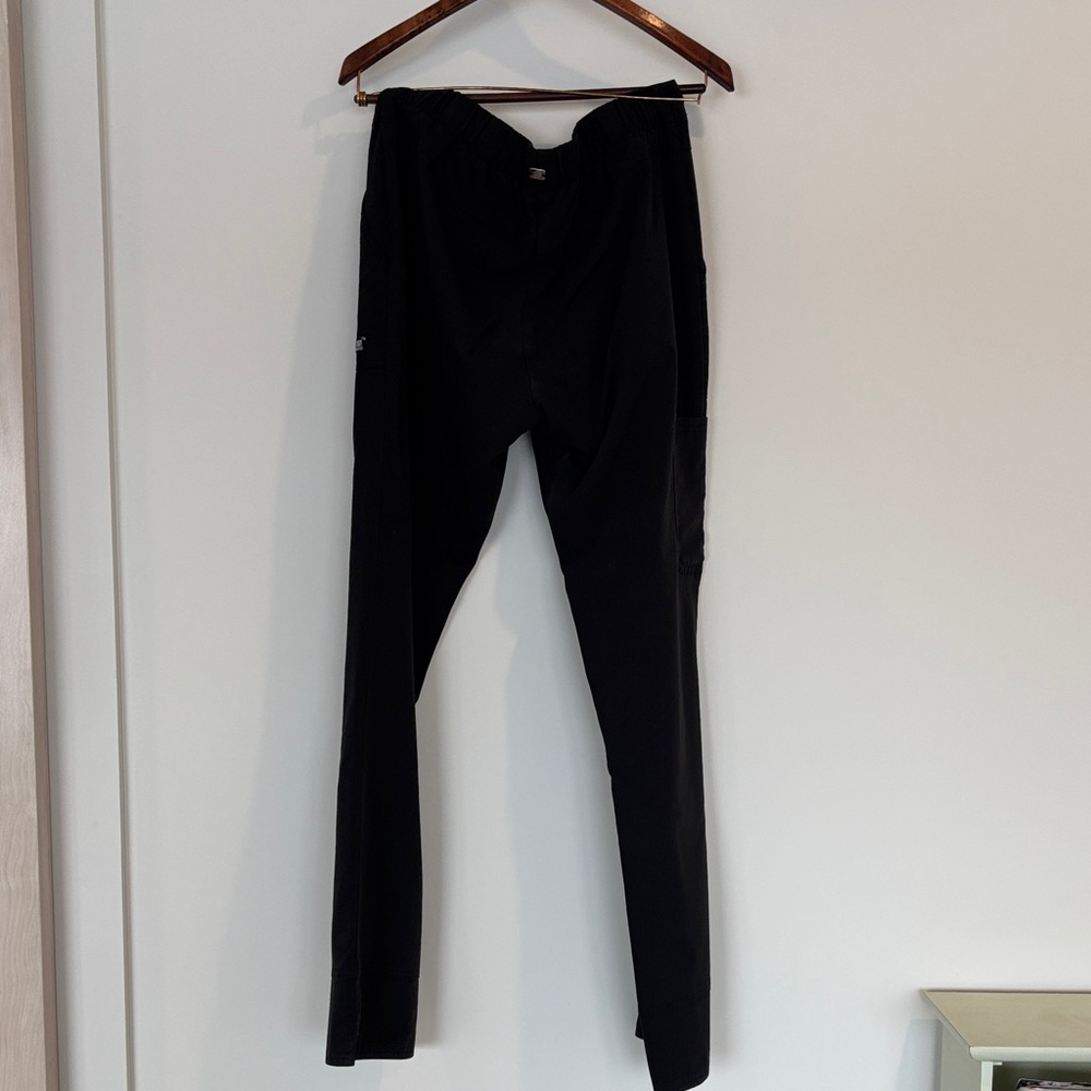 Grey's Anatomy Deep Pink and Black Scrub Set - Picture 10 of 10